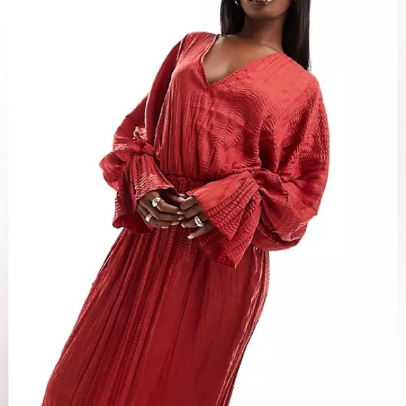 NAKD Draped structured midi dress in red - Picture 2 of 3